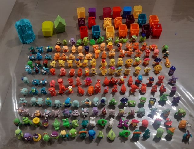 Lote más 180 zomblings  más regalo