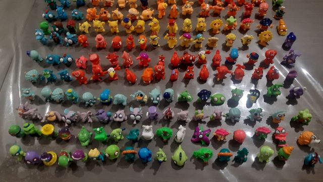 Lote más 180 zomblings  más regalo