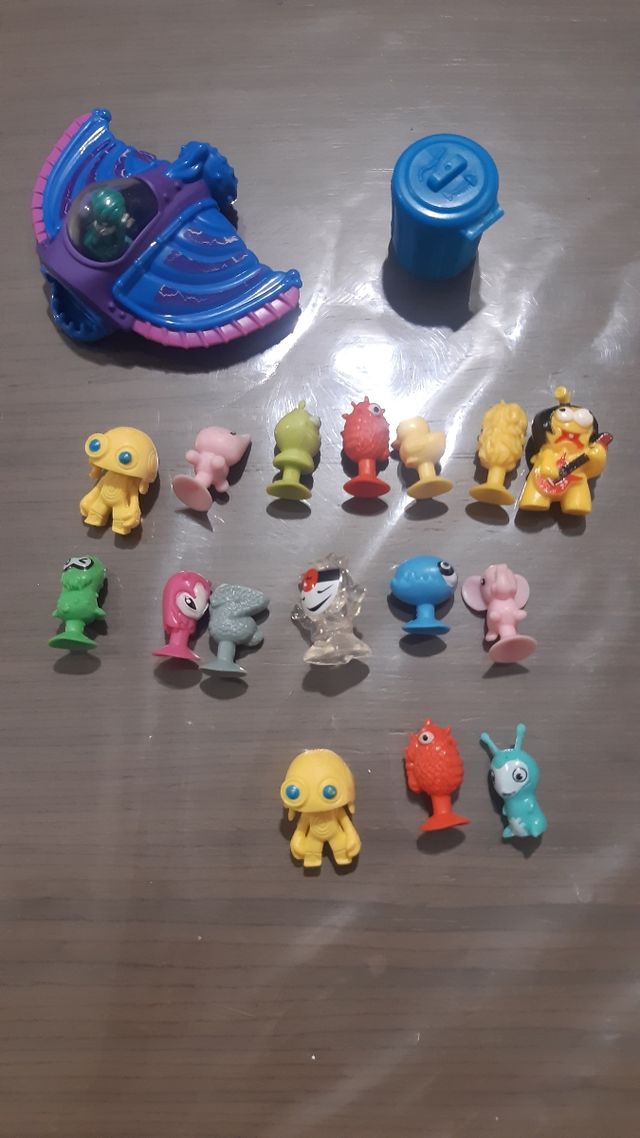 Lote más 180 zomblings  más regalo