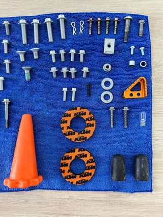 Tornilleria ktm + extras