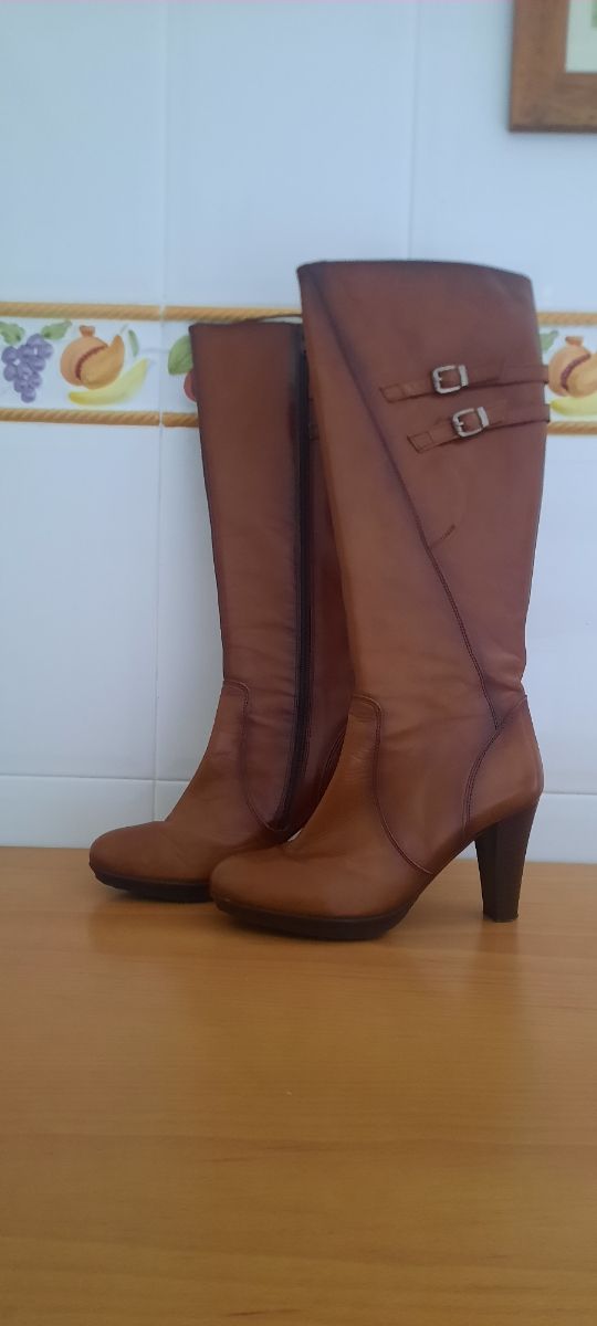 Botas de piel