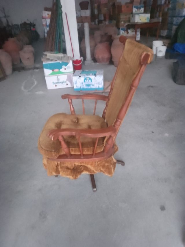 Sedia a dondolo con imbottitura