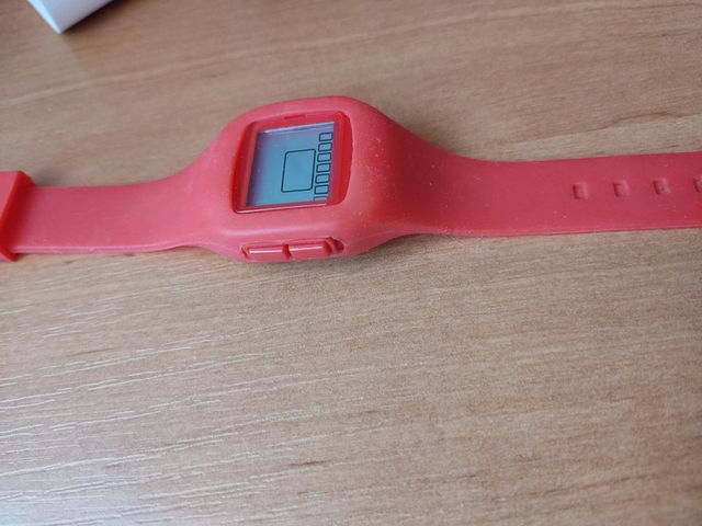 Reloj rojo digital
