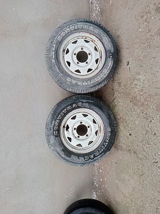 Neumáticos 215 75r 15 con llantas