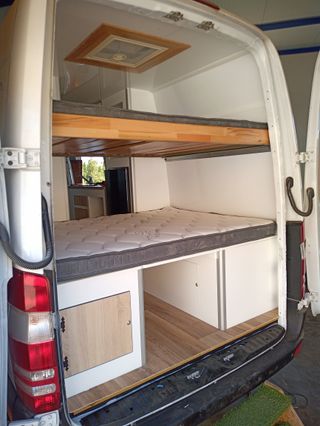 CAMPERIZACIÓN DE VEHÍCULOS