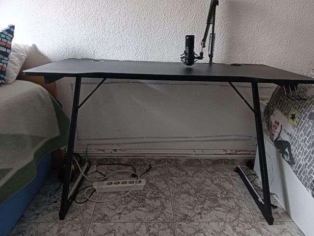 Mesa gamer de fibra de carbono