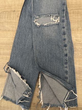 pantalon tejano con roturas chica