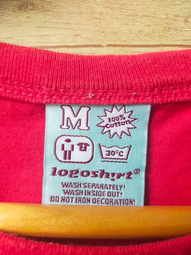 Camiseta roja manga corta