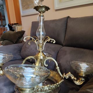 Lámpara de bronce antigua