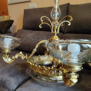 Lámpara de bronce antigua