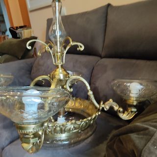 Lámpara de bronce antigua