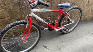 Bicicleta de montaña pequeña