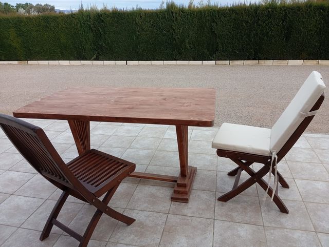 Conjunto mesa, 6 sillas y acolchados a estrenar