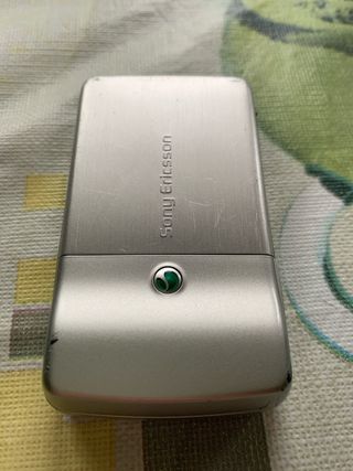 Móvil Sony Ericsson T303 + cargador original