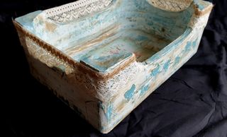 Caja reciclada / Pieza única / Pintada a mano