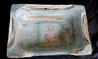 Caja reciclada / Pieza única / Pintada a mano