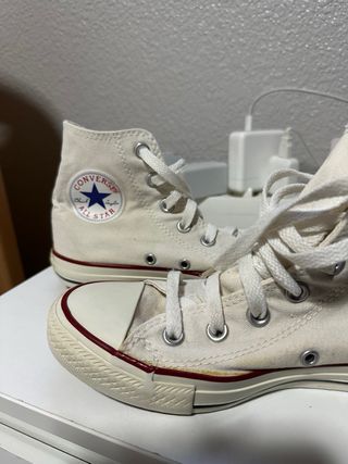 Zapatillas Converse Vintage, blancas y rojas