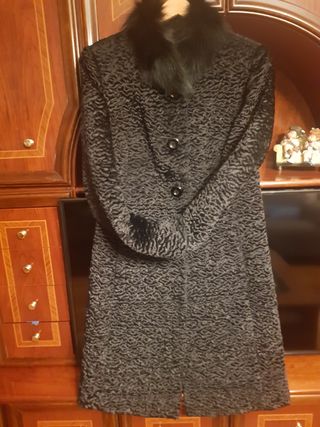 Precioso y elegante abrigo negro