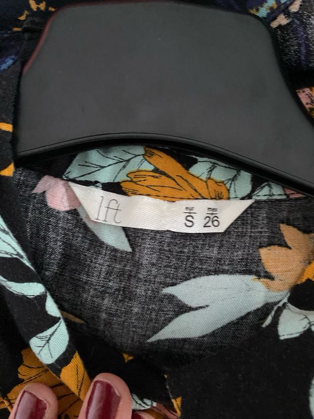 Camisa de flores Lefties