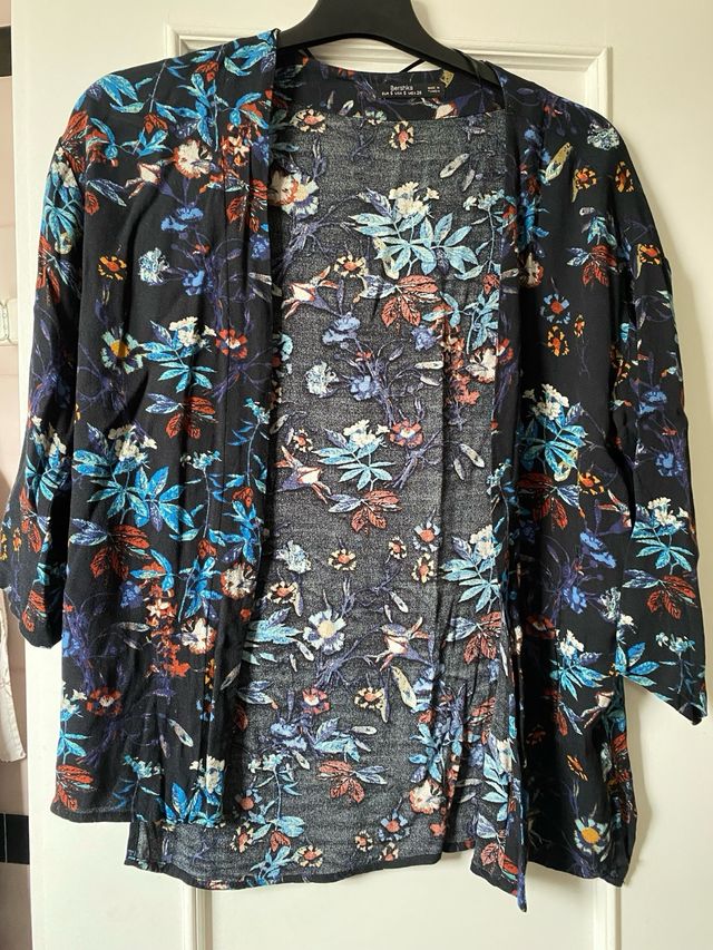 Kimono de flores Bershka