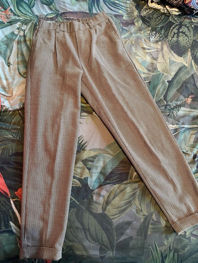 Pantalones  pinzas cuadros Bershka
