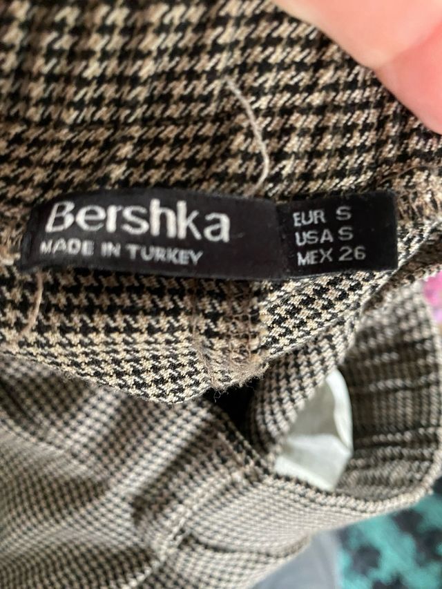 Pantalones  pinzas cuadros Bershka