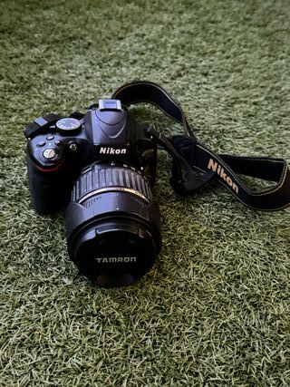 Cámara Réflex Nikon D5100 con Tamron 18-200