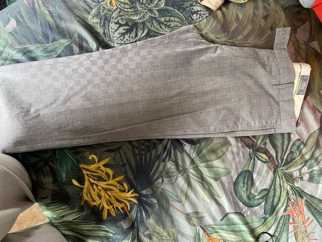 Pantalon pinzas Dockers