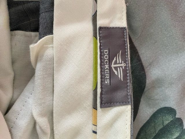 Pantalon pinzas Dockers