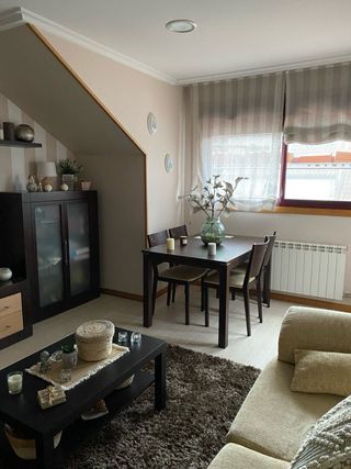 muebles de salon con mesasillas y sofas