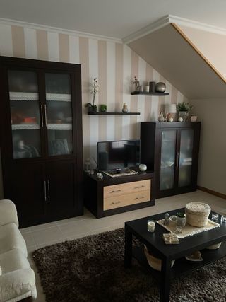 muebles de salon con mesasillas y sofas