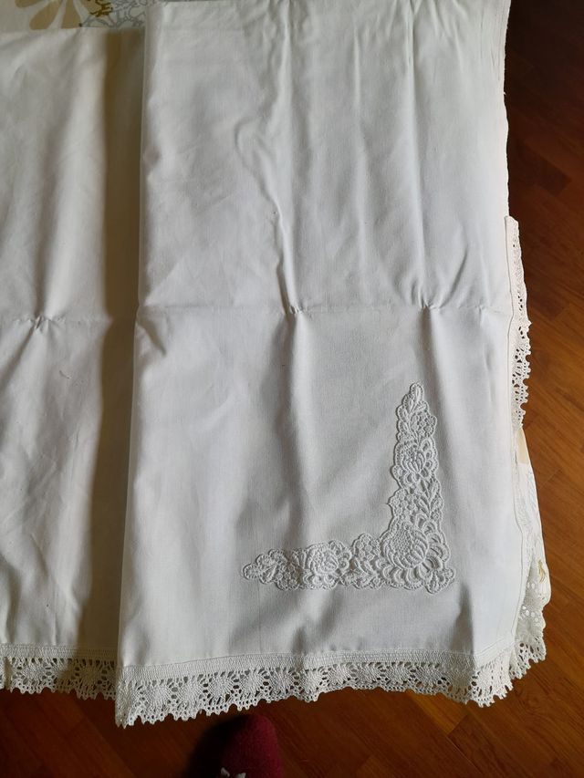 Biancheria letto matrimon. cotone, ricamato a mano