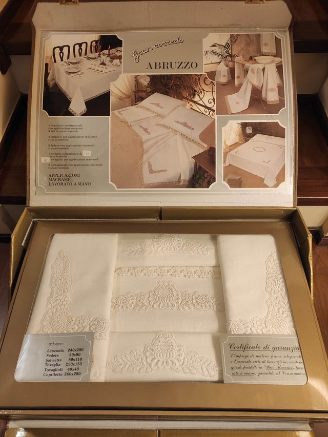 Biancheria letto matrimon. cotone, ricamato a mano