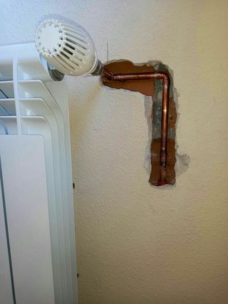 Reparación de radiador y llaves de calefacción.