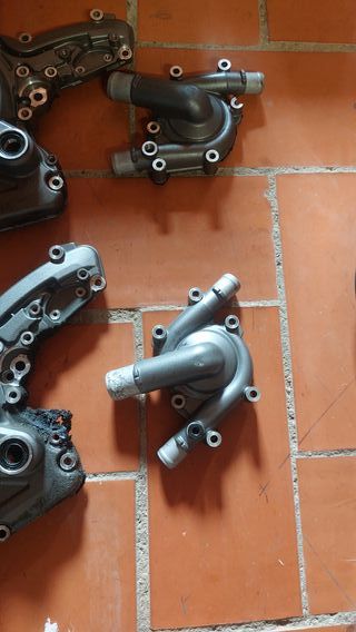 Tapa encendido + bomba agua  ducati