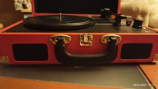 PRECIOSO TOCADISCOS A ESTRENAR 
