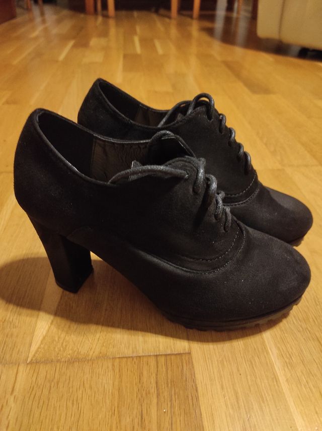 Zapatos negros de mujer