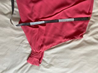 Vestido de escote asimetrico