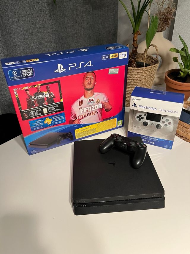 Play Station 4 Slim 1Tb