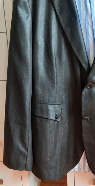 Americana Moscanueva talla 54.