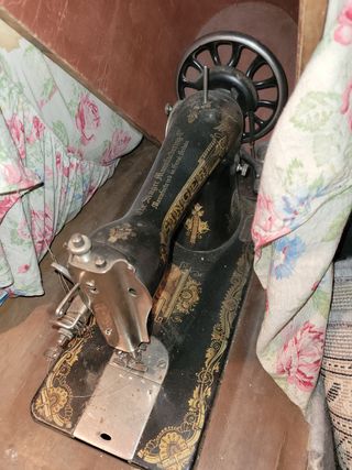 Máquina mueble de coser SINGER