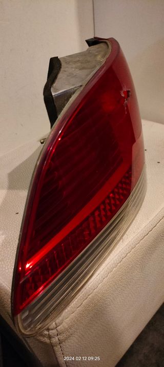 PILOTO TRASERO IZQDO BMW E65 E66 63217164735