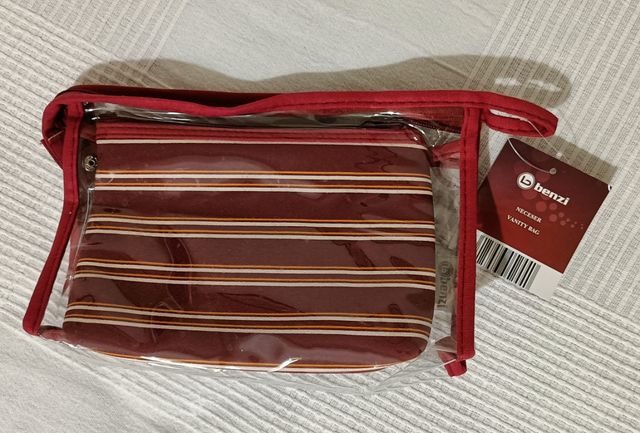 Neceser/ bolsa de aseo Nueva