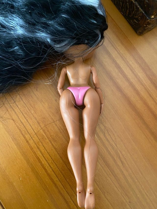 LOL girl doll muñeca