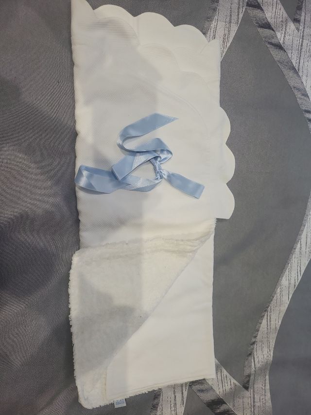 Toquilla blanca piqué