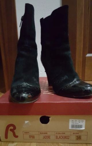 Stivaletti in camoscio e vernice 