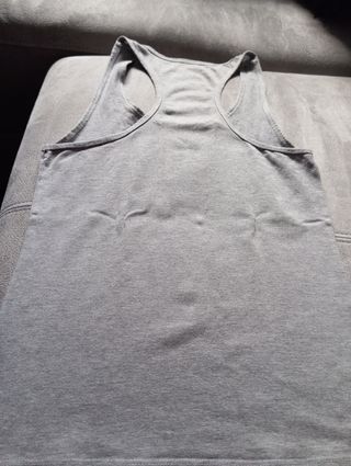 Camiseta tirantes.