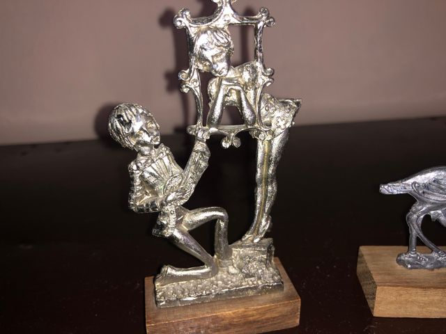 3 Statuine Peltro Cesellate