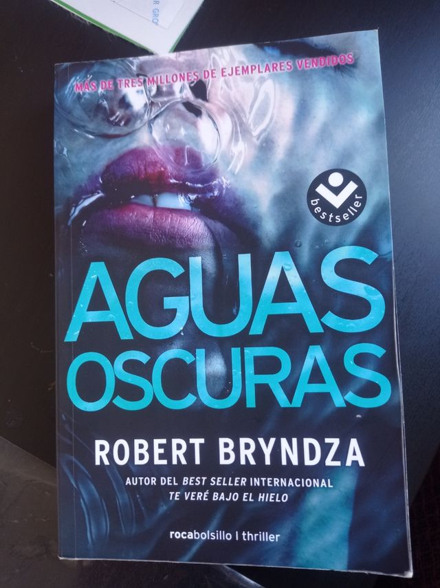 Aguas oscuras Robert bryndza