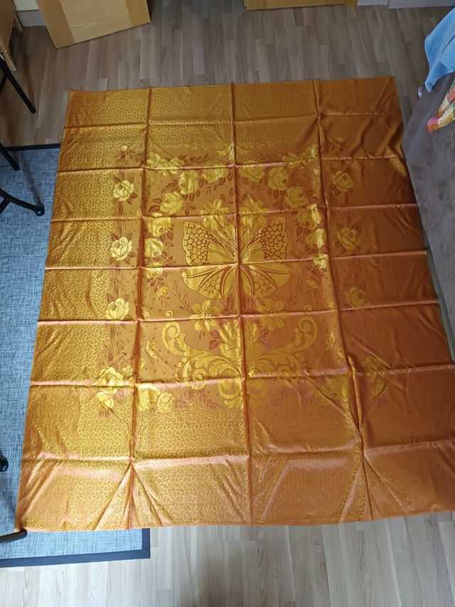 Colcha de raso sedilla antigua